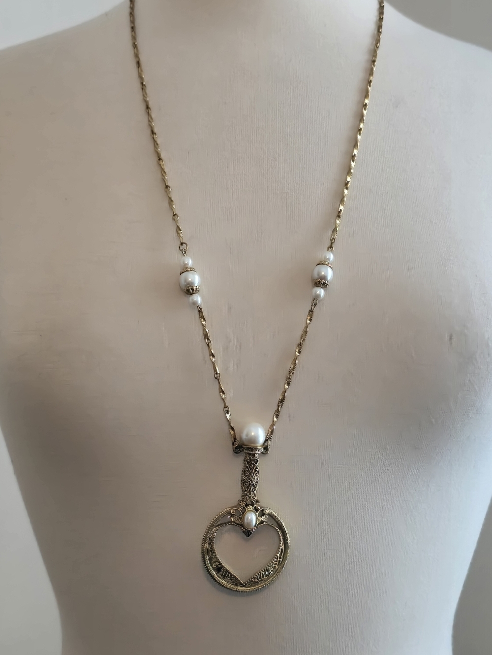 1928 Brand Gold Pearl Heart Magnifying Glass Pendant Necklace
